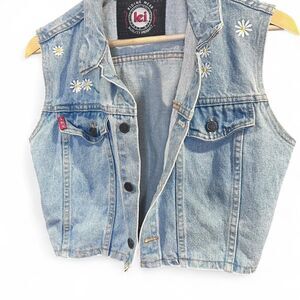 Vintage l.e.i  Y2K Riding Wear Cropped Denim Jean Vest with Floral Embroidery